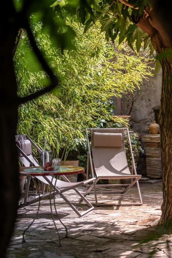 Maison Xixe Et Jardin En Intramuros أفينيون المظهر الخارجي الصورة